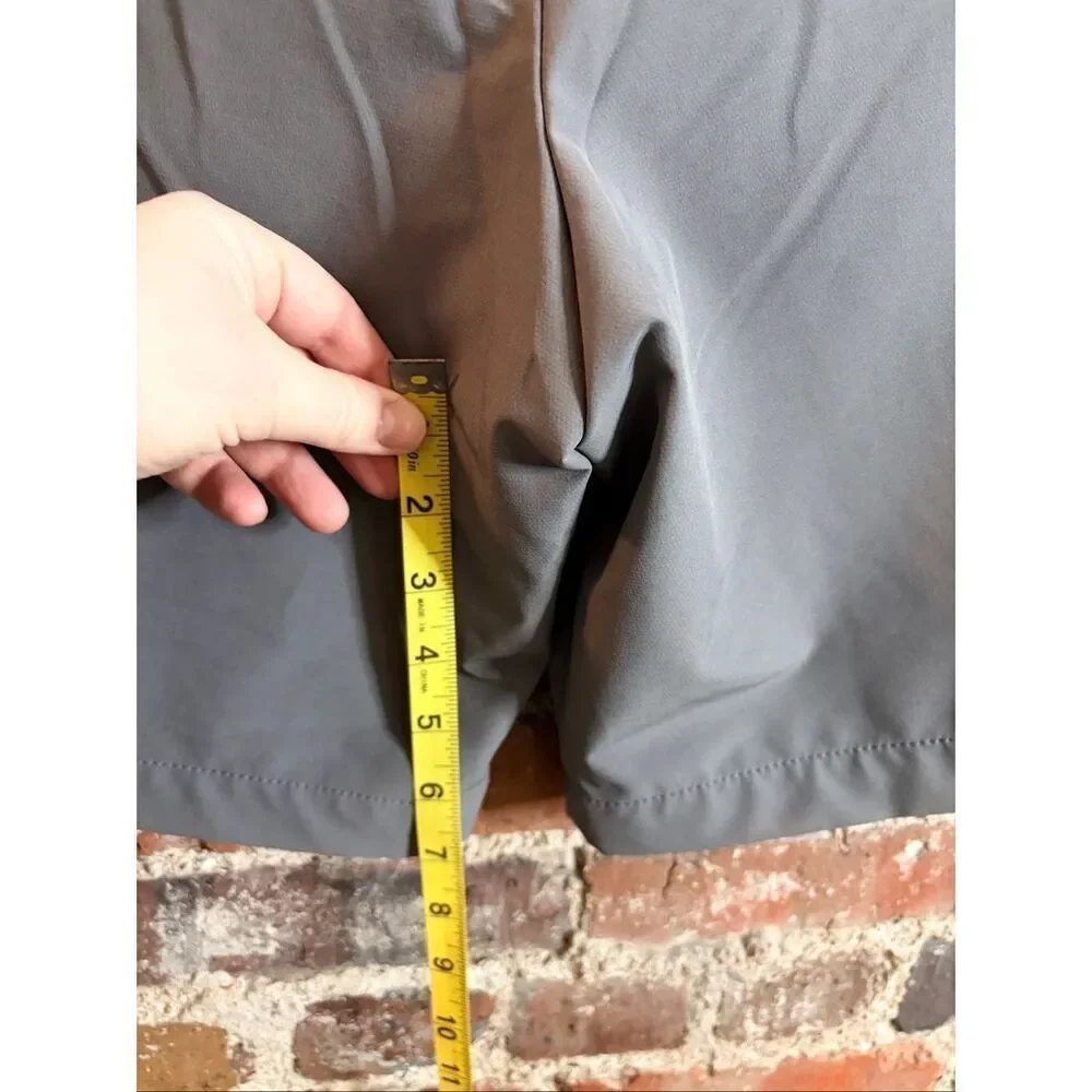 BANANA REPUBLIC • Grey Athletic Shorts • Men’s Size L